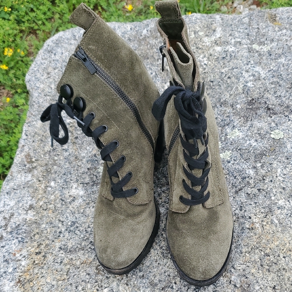Frye Myra Suede Lug Lace-Up Combat Heeled Boots 8 M - Picture 3 of 15